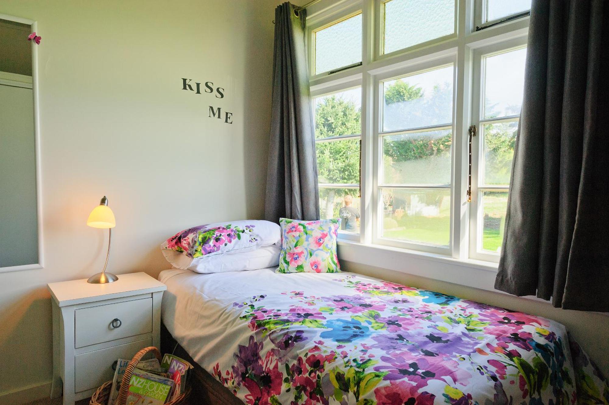 Blacks Hotel Ophir Bagian luar foto