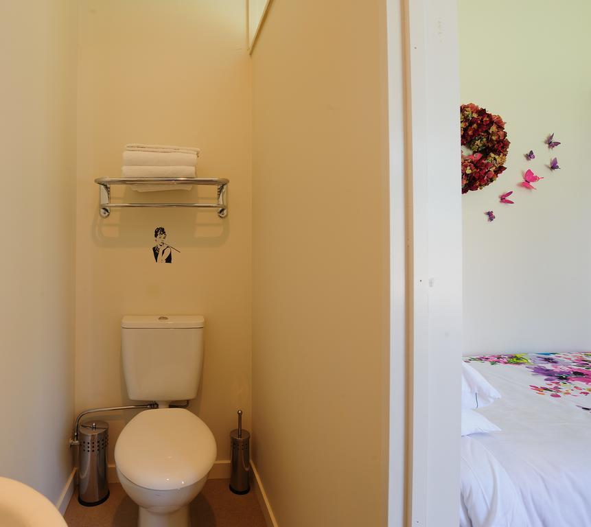 Blacks Hotel Ophir Bagian luar foto