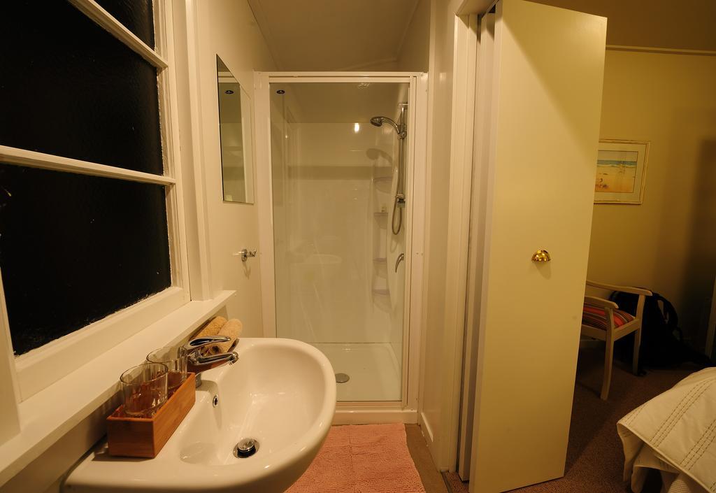 Blacks Hotel Ophir Bagian luar foto