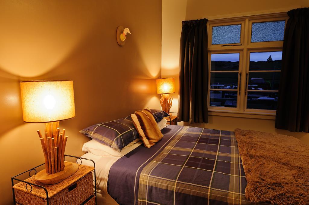 Blacks Hotel Ophir Bagian luar foto