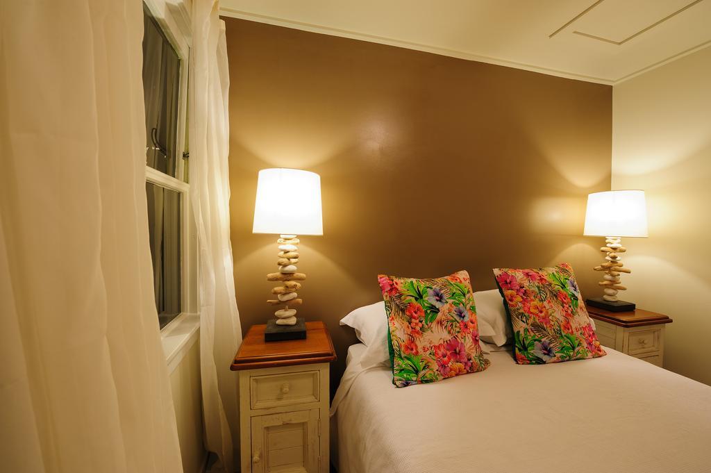 Blacks Hotel Ophir Bagian luar foto