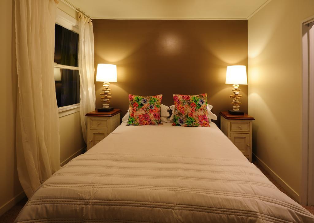 Blacks Hotel Ophir Bagian luar foto