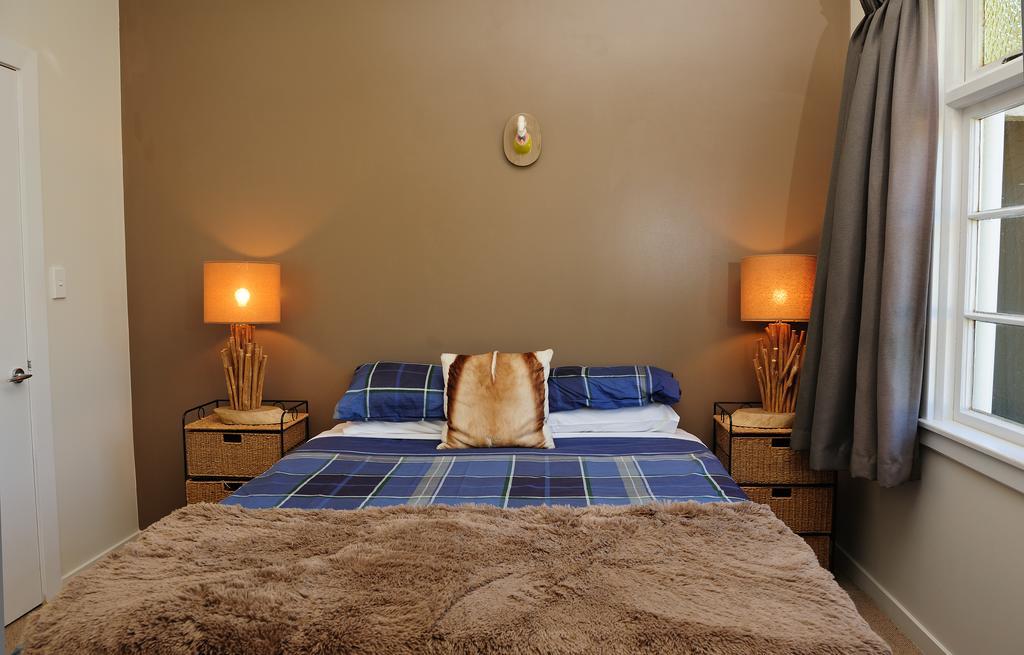 Blacks Hotel Ophir Bagian luar foto